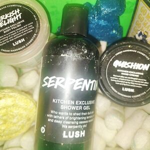 LUSH Serpentine Shower Gel